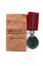 Ostmedaille mit Verleihungstüte, Winterschlacht im Osten 1941/42 (Hst. 15 – Friedrich Orth, Wien)