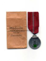 Ostmedaille mit Verleihungstüte, Hst. Metallwarenfabrik Posen, Winterschlacht im Osten 1941/42 -Selten-