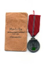 Ostmedaille mit Verleihungstüte, Hst. 109, Winterschlacht im Osten 1941/42