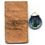 Ostmedaille, Winterschlacht im Osten 1941/42 mit Verleihungstüte (Hst. 63 – Franz Klast & Söhne, Gablonz)