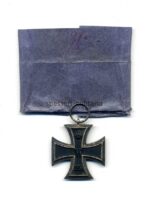 Eisernes Kreuz 2. Klasse 1914 im Packpapier Hersteller KO