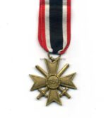 Kriegsverdienstkreuz 2. Klasse mit Schwertern, Hst.93 – Bild 2