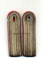 Paar Schulterklappen Leutnant Artillerie