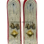 Paar Schulterklappen Oberleutnant Artillerie Regiment 44