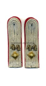 Paar Schulterklappen Oberleutnant Artillerie Regiment 44