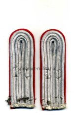 Paar Schulterklappen Leutnant Artillerie